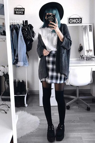 nhieu_phu_kien__nhieu_trang_phuc_trong_1_outfit_de_tang_do_day_co_the_3125081775be439faa2e88da4e2e66d3_grande nhieu phu kien nhieu trang phuc trong 1 outfit de tang do day co the 3125081775be439faa2e88da4e2e66d3 grande