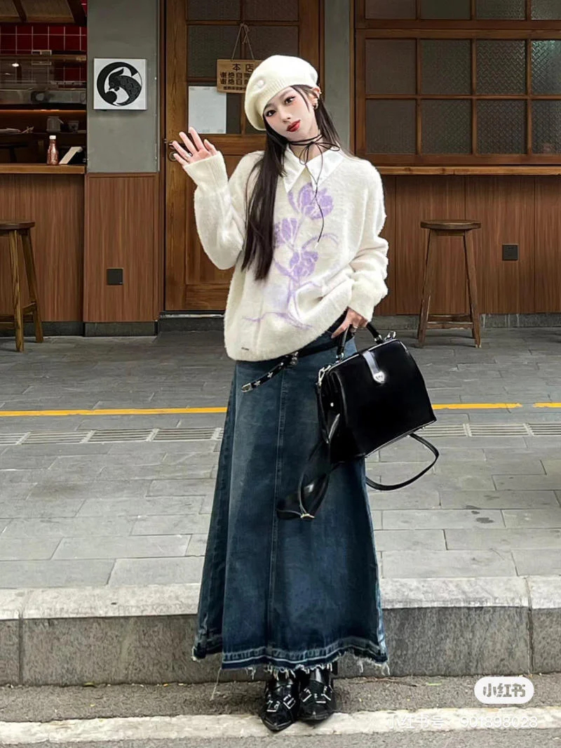 Cách phối áo len với chân váy dài xếp ly