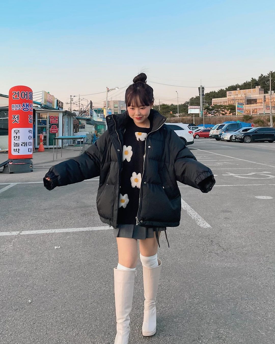 Mặc áo phao với quần jogger