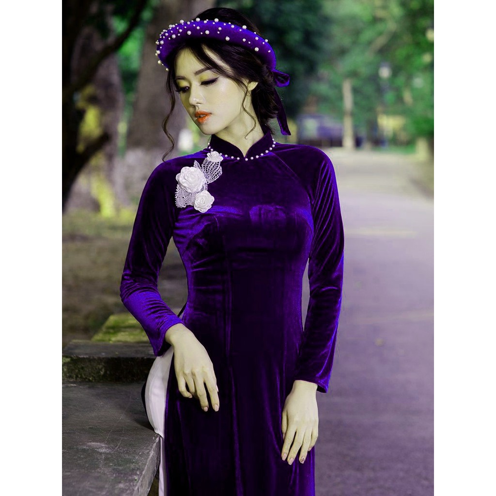 Áo dài tím mặc với quần tím ton-sur-ton