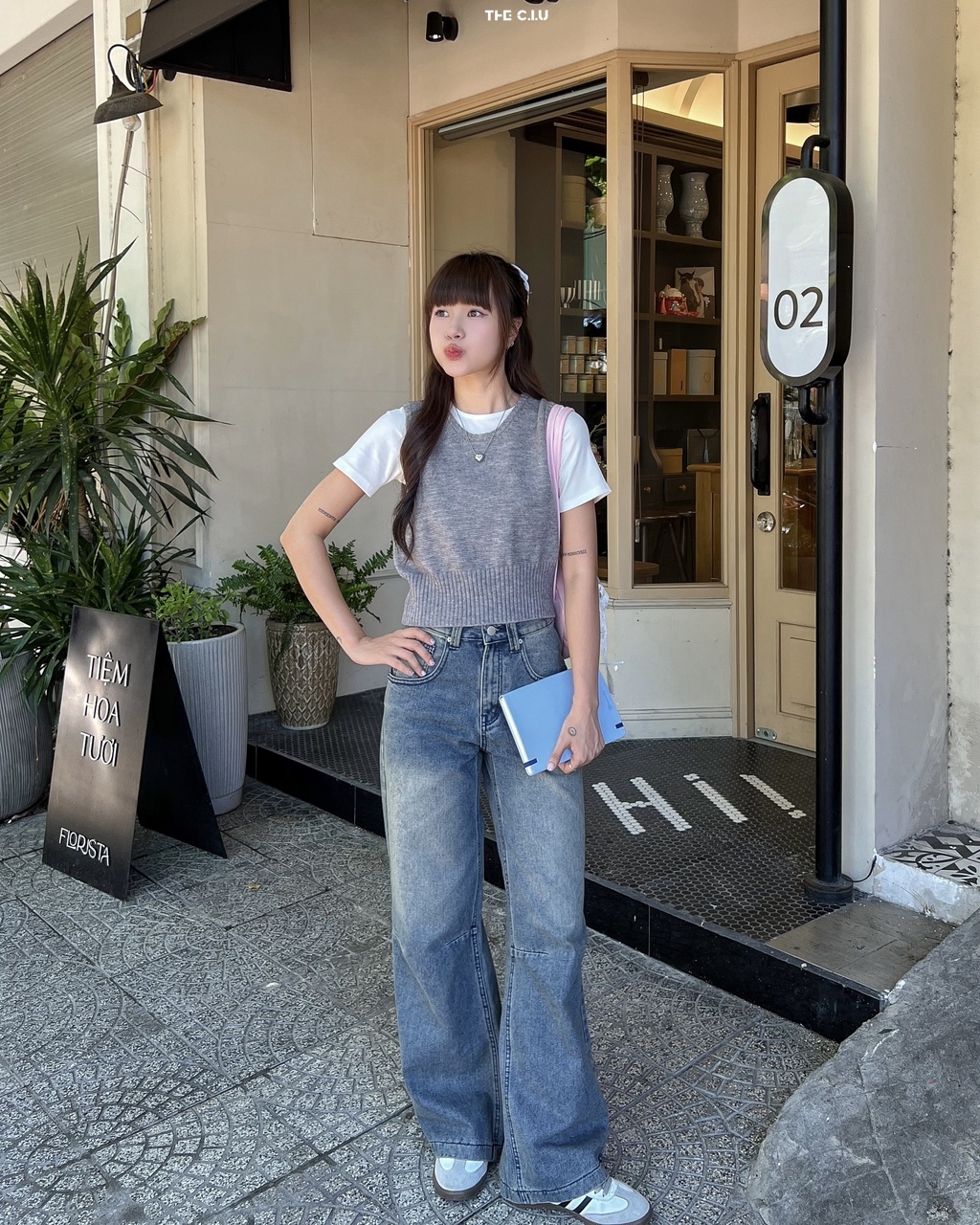 Mẹo phối đồ với quần jean ống đứng