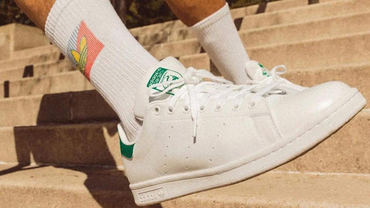 Phối đồ với tất trắng cao cổ