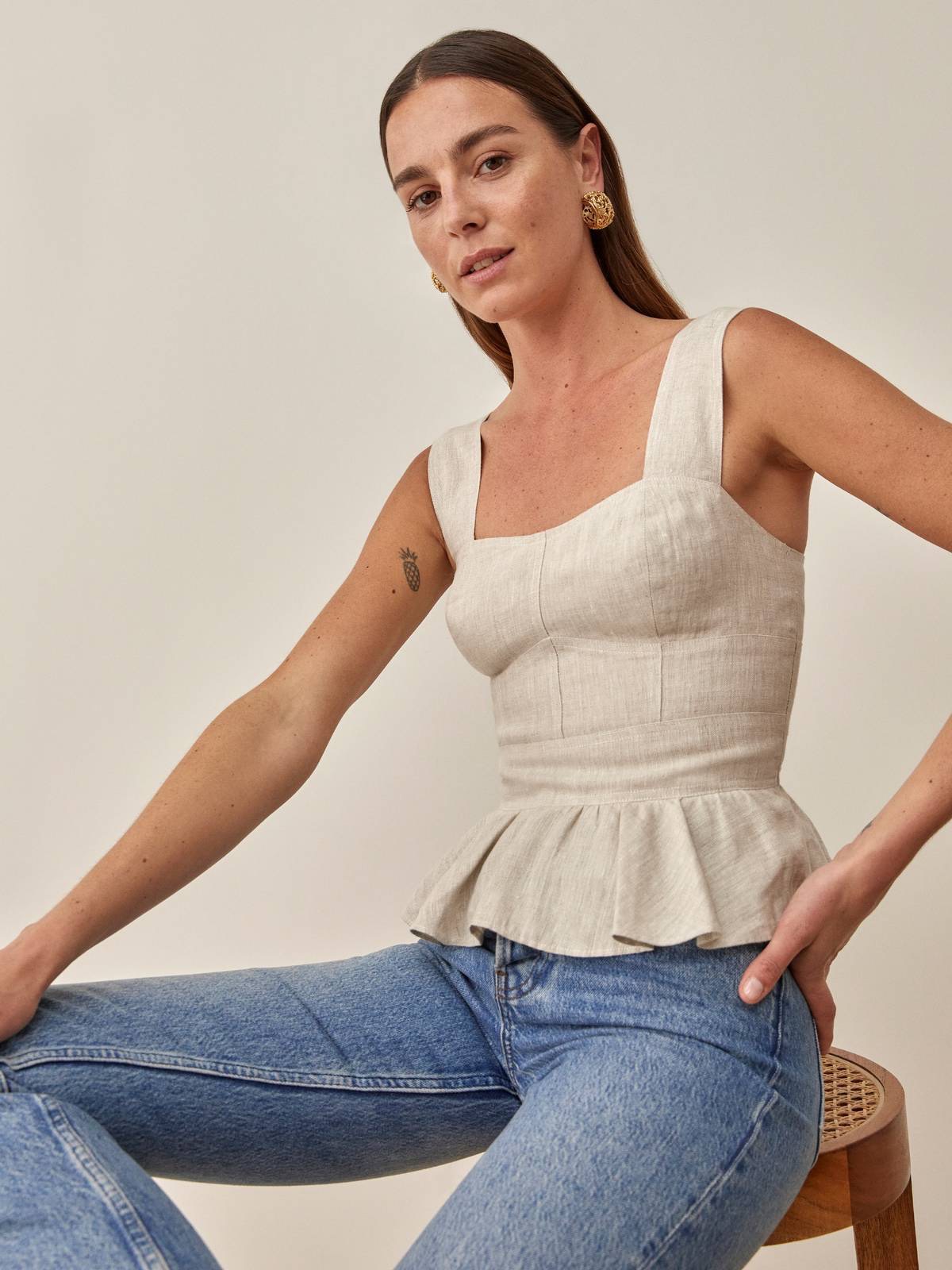 Cách phối đồ với áo peplum sang trọng