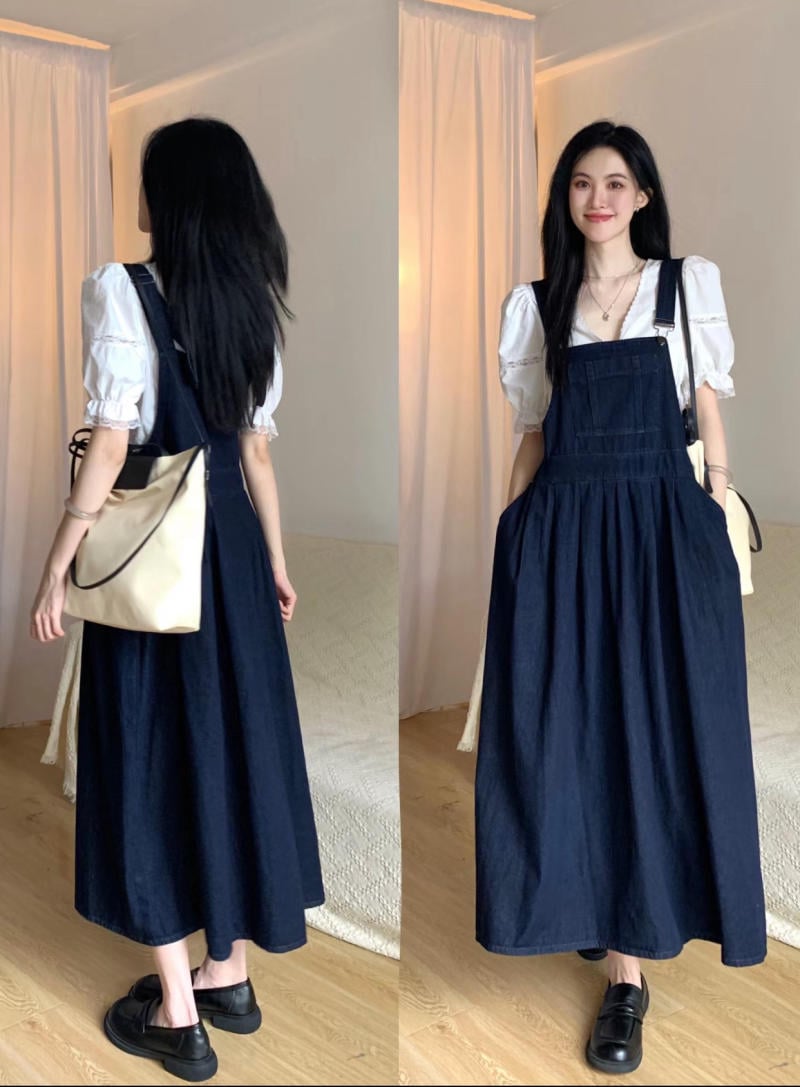 Váy Yếm Bò Mặc Với Áo Gì Mùa Đông? 10+ Cách Phối Đồ Ấm Áp 4 Váy yếm bò phối cardigan nữ tính