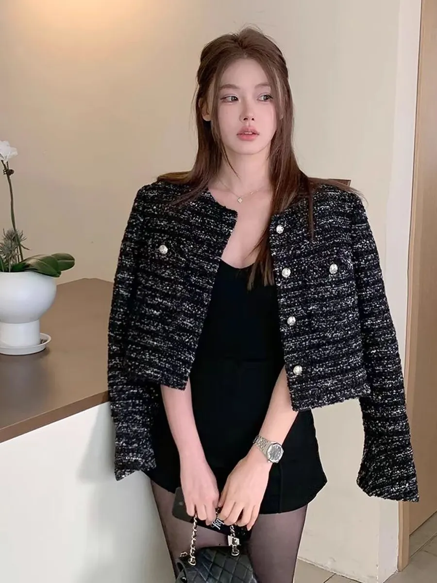 15+ Cách Phối Đồ Với Áo Khoác Dạ Ngắn Sành Điệu Hack Dáng 2 Cách mix đồ với áo khoác dạ tweed ngắn