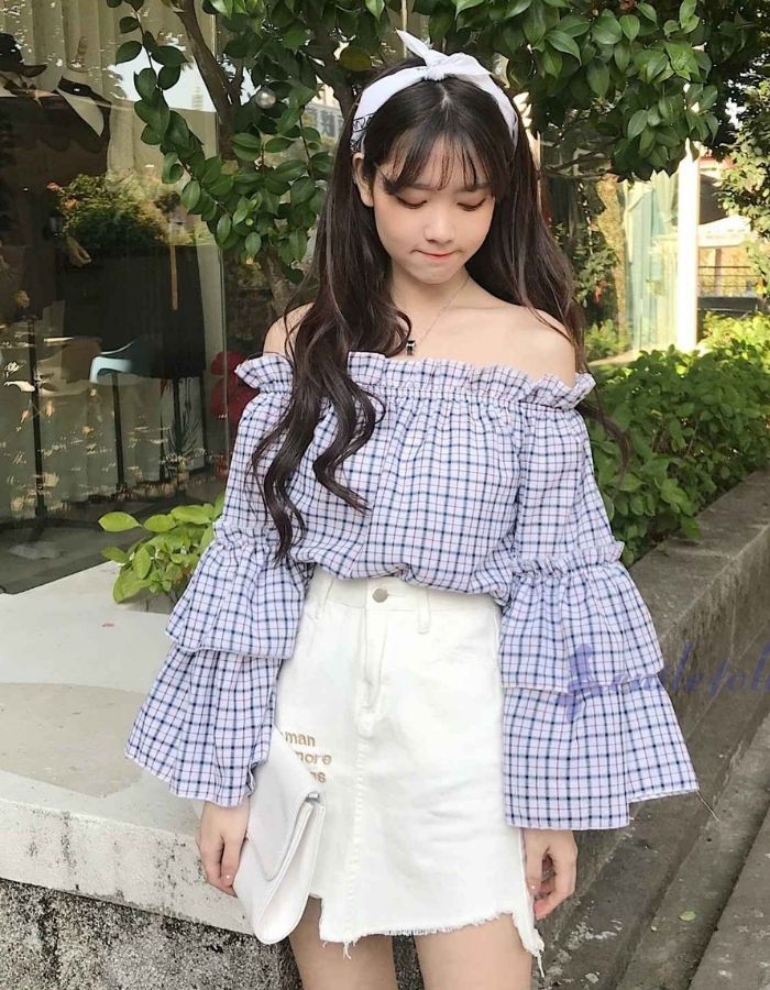 Gợi ý phối đồ với chân váy chữ a ngắn.