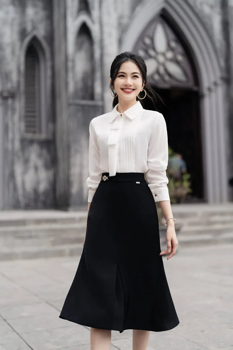 Bật Mí 10+ Cách Phối Đồ Với Chân Váy Đen Xòe Sành Điệu 7 Phối đồ với chân váy xòe đen dài
