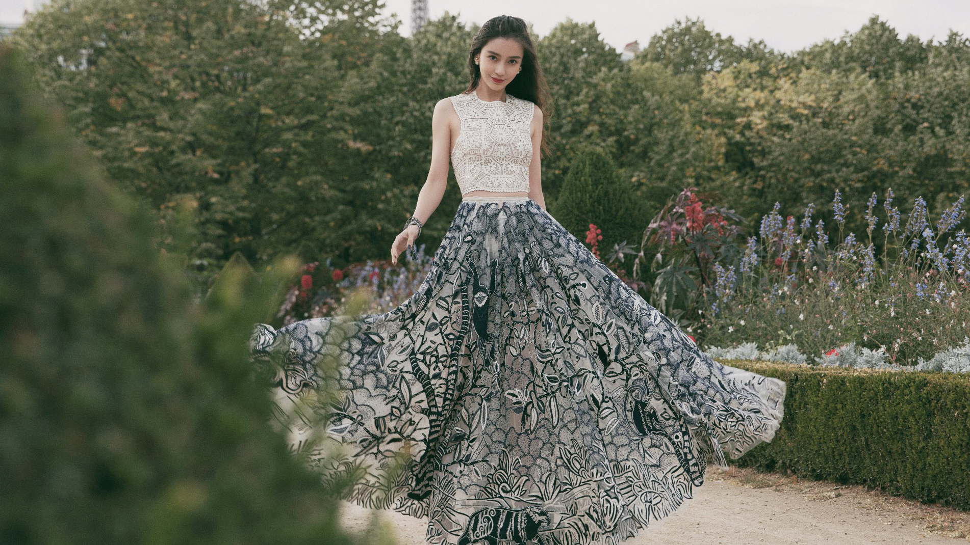 15+ Cách Phối Đồ Với Chân Váy Hoa Xòe Sành Điệu Hack Dáng 4 Cách phối đồ với chân váy hoa xòe đi tiệc