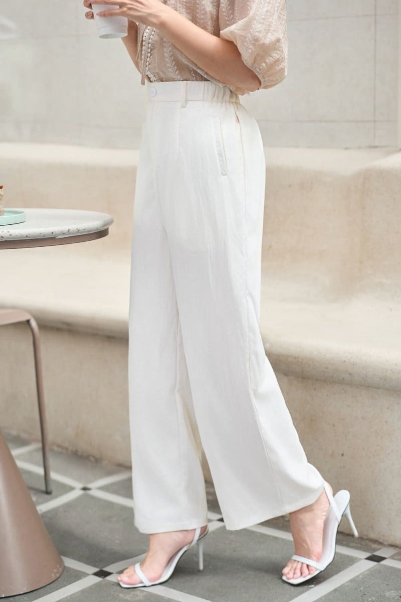 Quần trắng phối áo màu gì