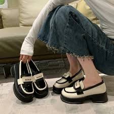 10+ Cách Phối Đồ Với Giày Oxford Nữ Thanh Lịch & Hack Tuổi 6 Phối đồ với giày oxford nữ và chân váy ngắn