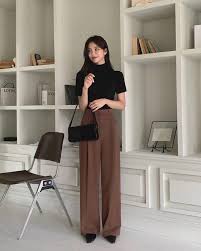 quần tây nâu nữ mặc với áo gì