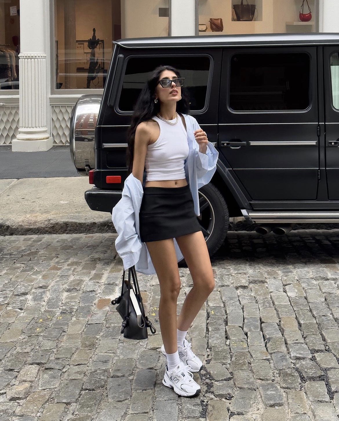 Phối đồ layer với áo sơ mi khoác ngoài nữ