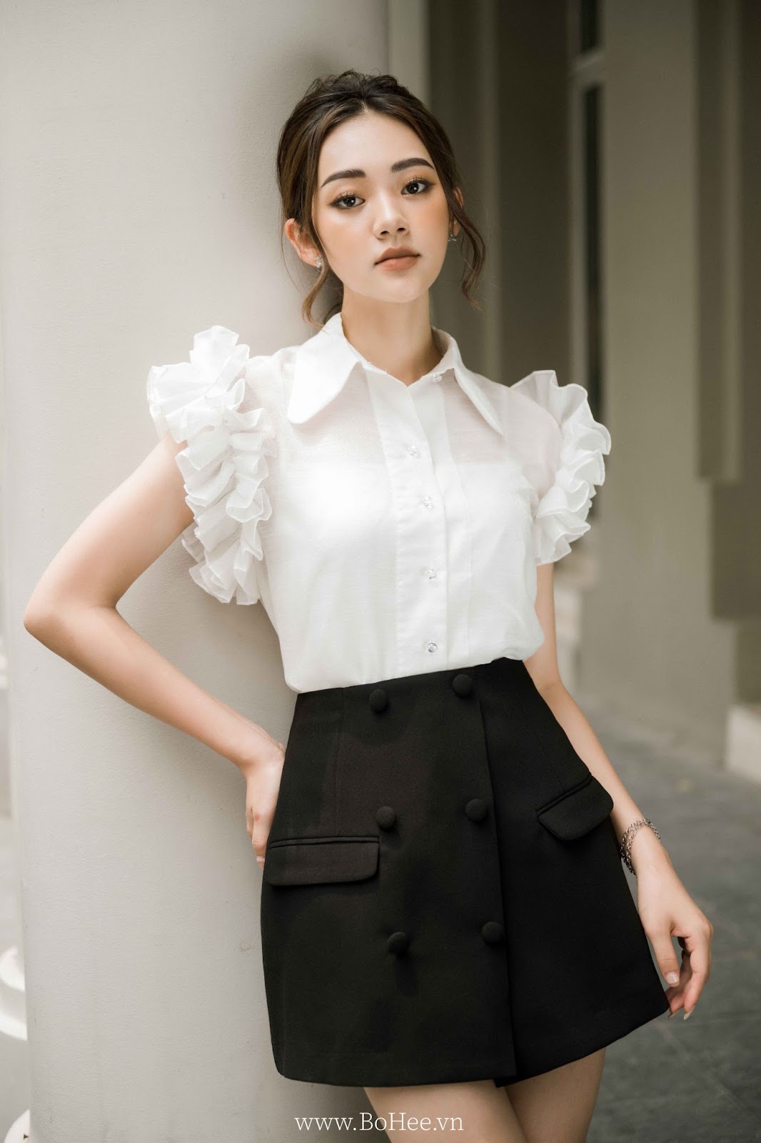 20+ Cách Phối Áo Sơ Mi Trắng Với Chân Váy Sành Điệu 2 Phối áo sơ mi trắng với chân váy chữ A