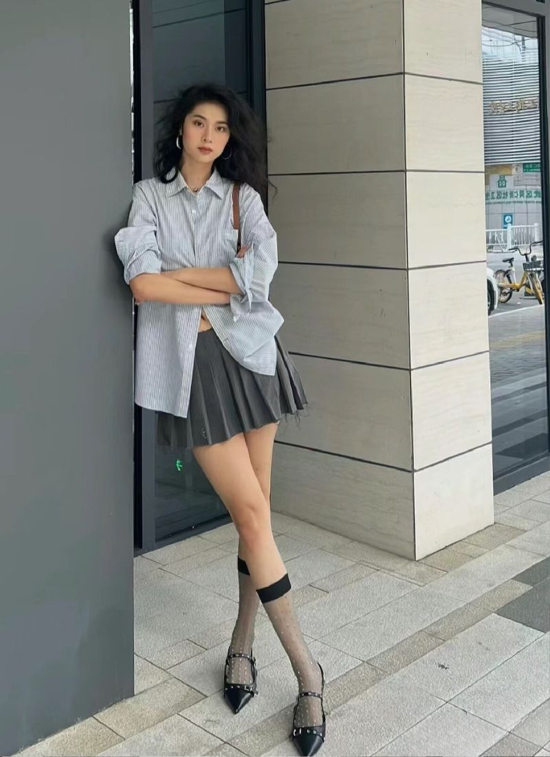 Cách mặc áo sơ mi oversize nữ đẹp