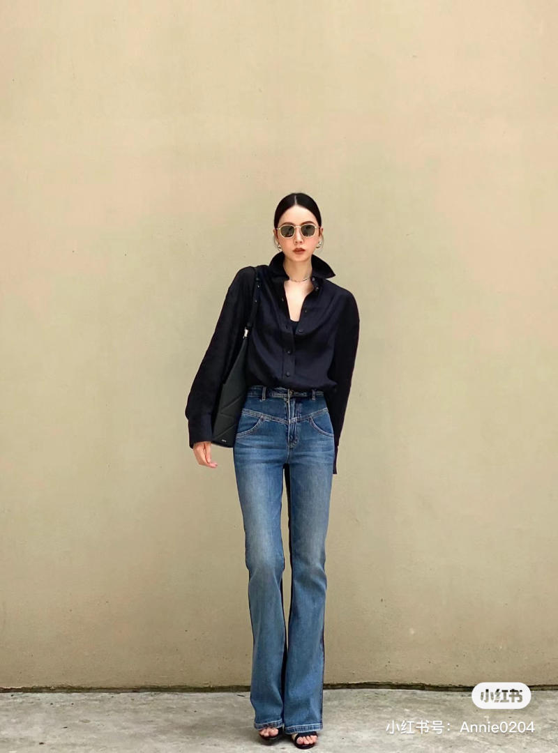 20+ Cách Phối Đồ Áo Sơ Mi Nữ Sành Điệu Hack Dáng 2 Phối đồ áo sơ mi nữ với quần jeans