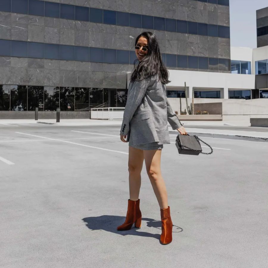 Bật Mí 10+ Cách Phối Đồ Với Giày Boot Nữ Cổ Thấp Sành Điệu 7 Phối đồ đi chơi với boot