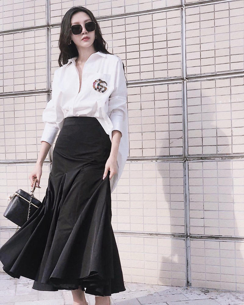 phối đồ đen trắng thanh lịch