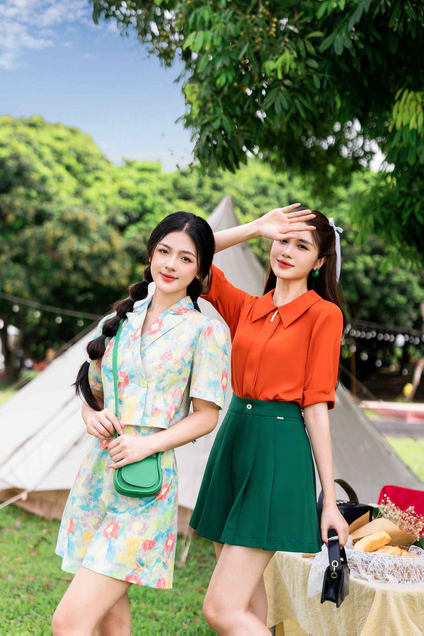 Phối đồ với quần xanh lá ống rộng