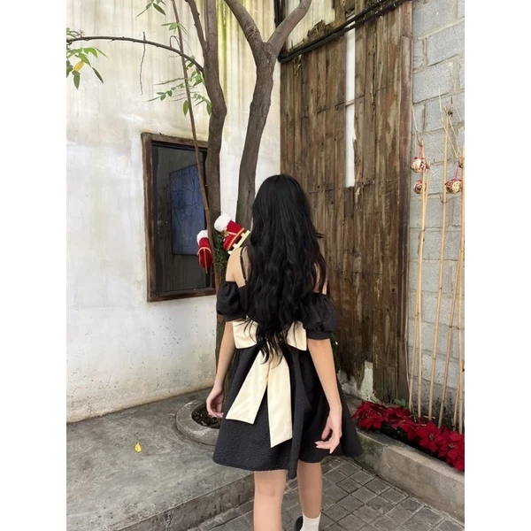 Phối đầm babydoll dạo phố năng động