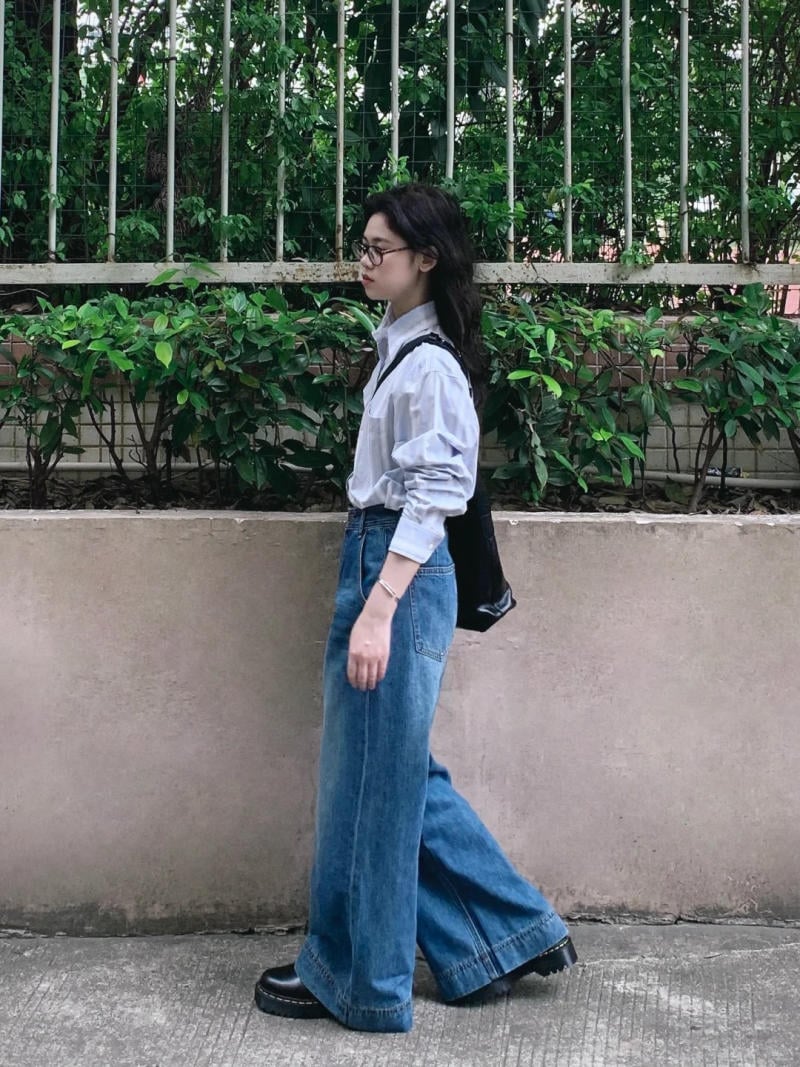 Phối quần ống suông áo croptop cho người lùn.