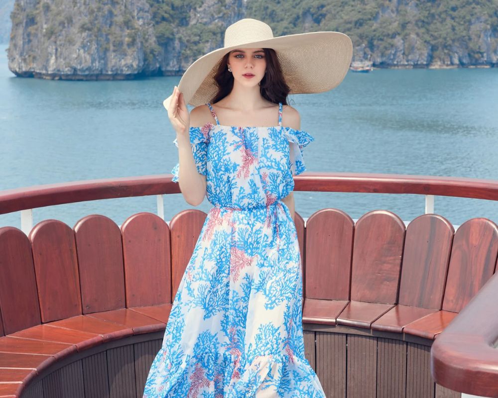 TOP 30+ Mẫu Đầm Đi Biển Đẹp Sang Chảnh & Hack Dáng 3 Đầm trễ vai đi biển