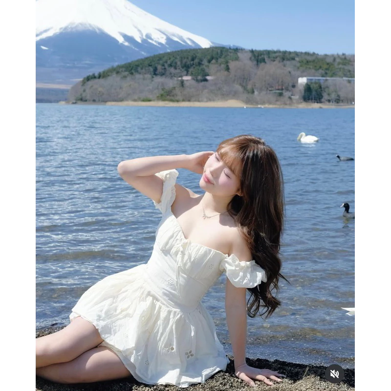 đầm trễ vai đi tiệc