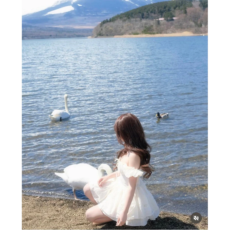 đầm trễ vai đi tiệc