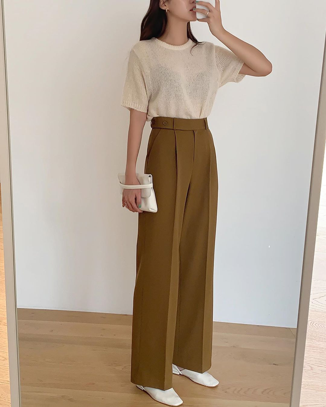 Bỏ Túi 15+ Cách Phối Đồ Với Quần Tây Ống Rộng Sành Điệu 6 Phối đồ mùa đông với quần tây ống rộng