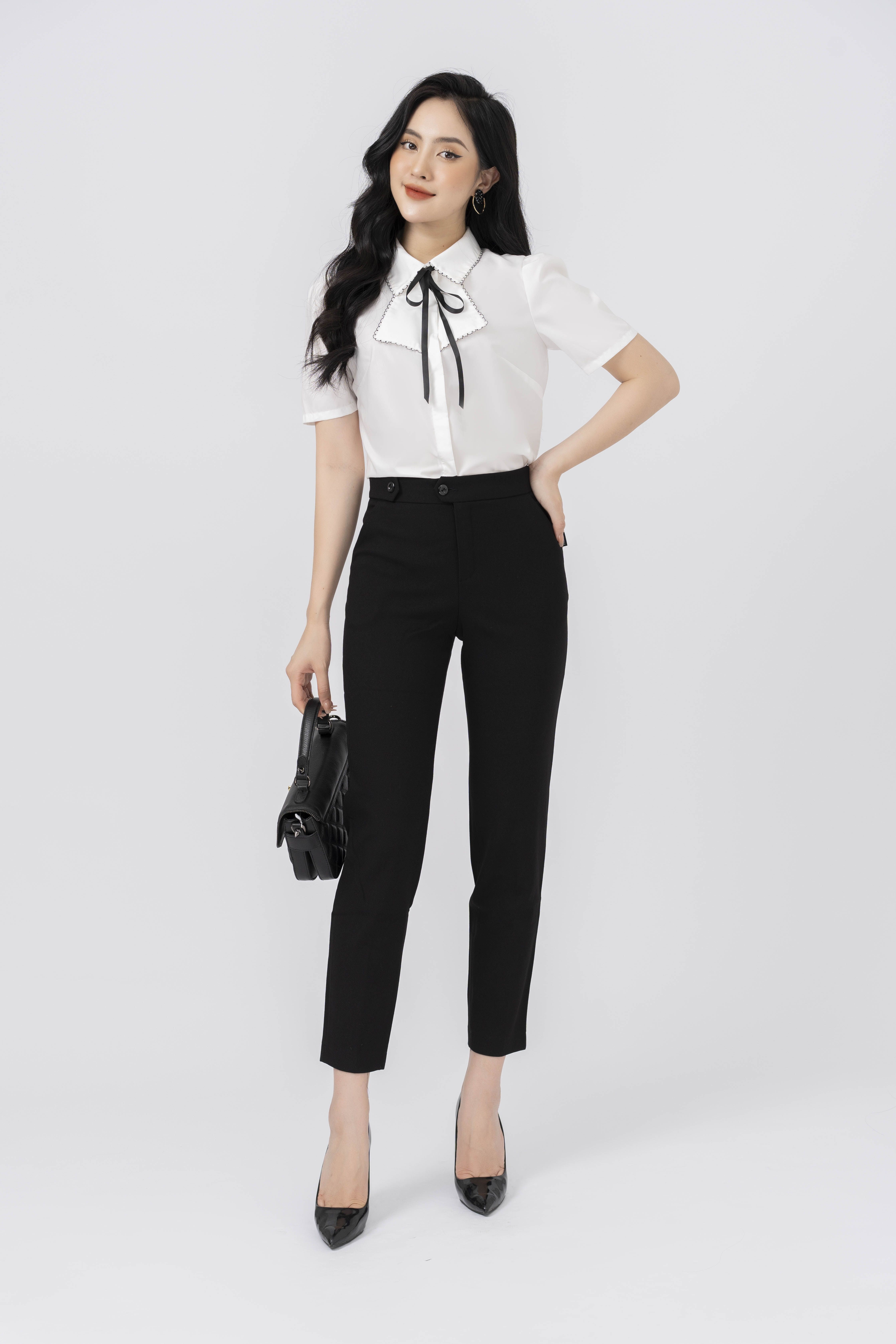 20+ Cách Phối Đồ Với Quần Âu Nữ Thanh Lịch & Hack Dáng 8 Quần âu nữ phối với giày thể thao