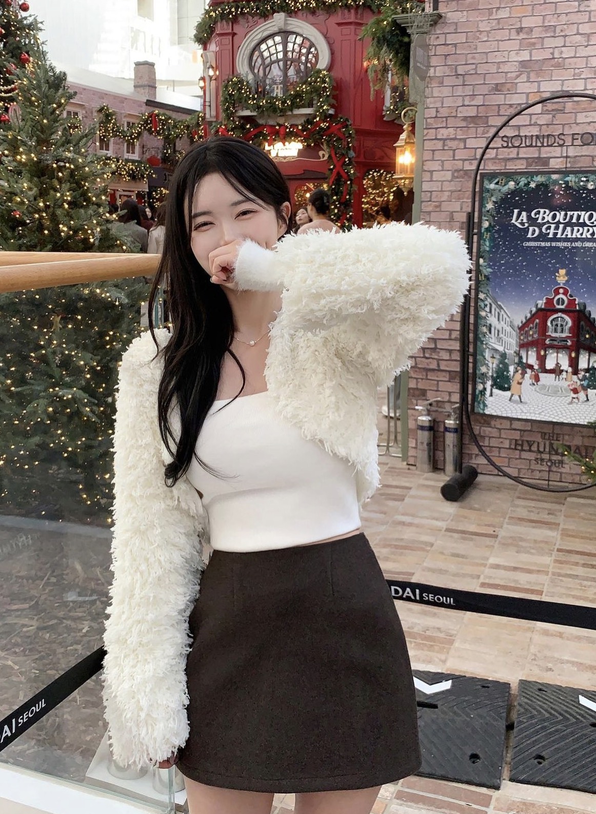 Phụ kiện đi kèm áo khoác lông ngắn