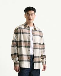 Nữ 75kg Mặc Áo Size Gì? Bảng Size Chuẩn & 5 Mẹo Chọn Đồ 4 Gợi ý kiểu áo cho nàng 75kg thon gọn