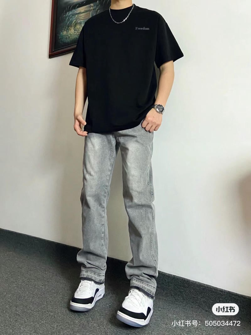 Quần Xám Mặc Áo Gì? 11+ Cách Phối Đồ Cực Sành Điệu 2 Quần xám kẻ caro mặc với áo gì